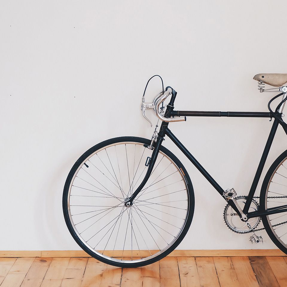 Minimalistic bike in fron of a wall